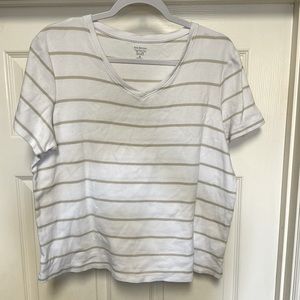 Kim Rodgers Perfectly Soft V-neck Tee -Size M